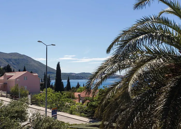 Apartamento Djurkovic - Two-bedroom With Shared Terrace And Sea View Mlini