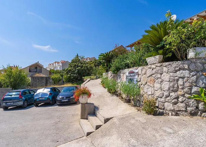 Djurkovic - Two-bedroom With Shared Terrace And Sea View * Mlini