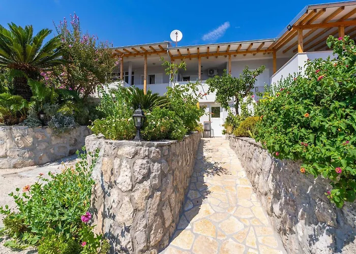 Apartamento Djurkovic - Two-bedroom With Shared Terrace And Sea View Mlini