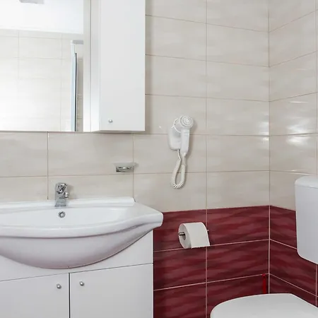 Appartement Djurkovic - Two-bedroom With Shared Terrace And Sea View *