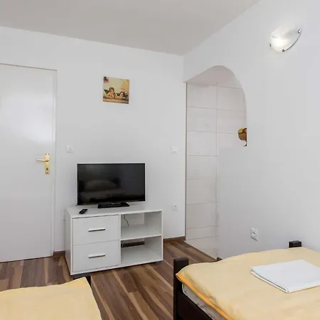 Apartment Djurkovic - Two-bedroom With Shared Terrace And Sea View *