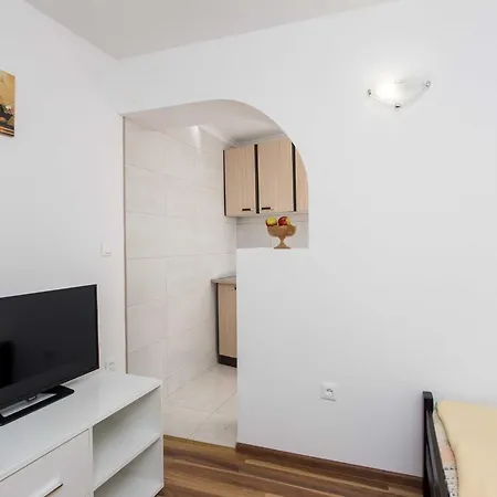 Djurkovic - Two-bedroom With Shared Terrace And Sea View