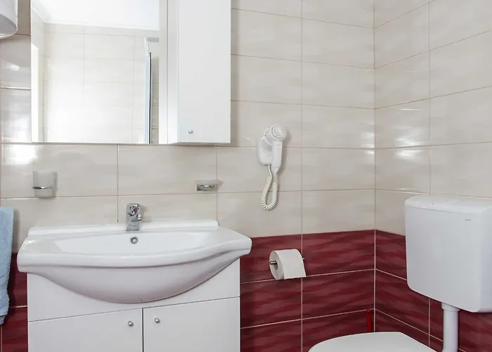 公寓 Djurkovic - Two-bedroom With Shared Terrace And Sea View *