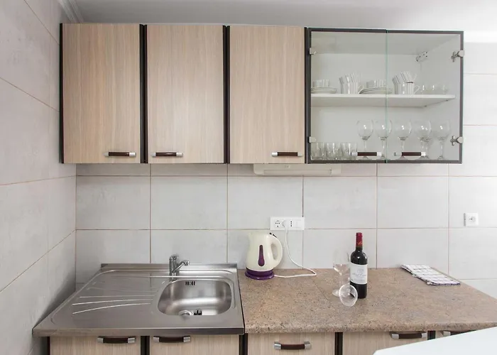 Djurkovic - Two-bedroom With Shared Terrace And Sea View